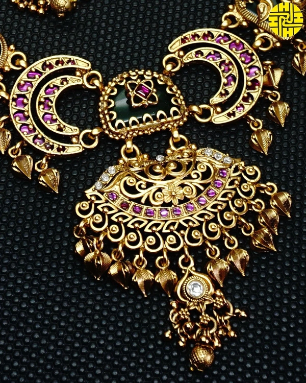 SM Classic Heritage Necklace Set - shn-083 - Multi, Antique Gold Polish