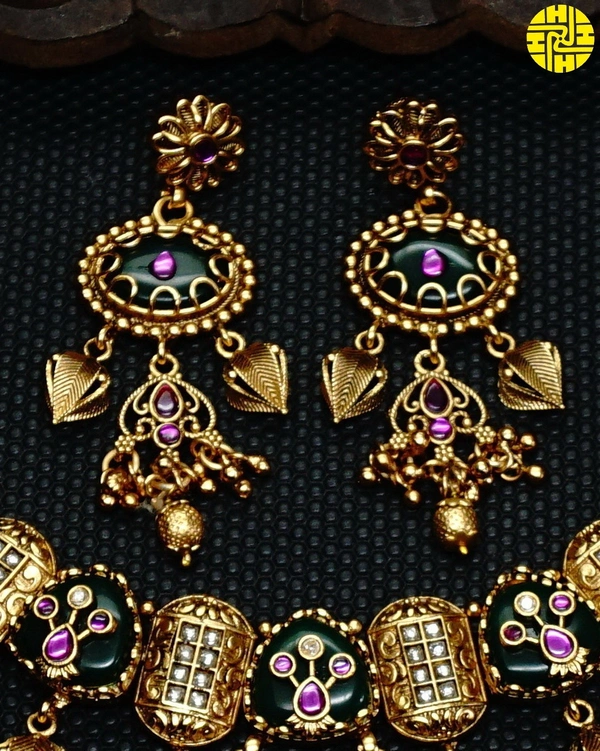 SM Graceful Heritage Necklace Set - shn-85 - Multi, Antique Gold Polish
