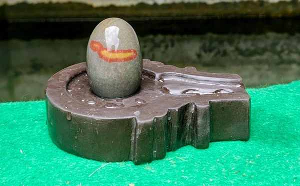 Spiritual Stone World 3 Inch Barfani Shivling with 6 Inch Base - 3 Inch Shivling, Narmadeshwar Shivling, 1.1KG