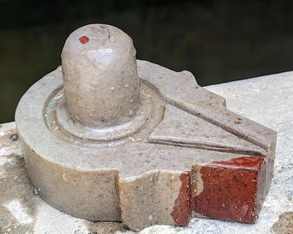Akhand 2 Inch Shivling 4 Inch Plat Jaladhara