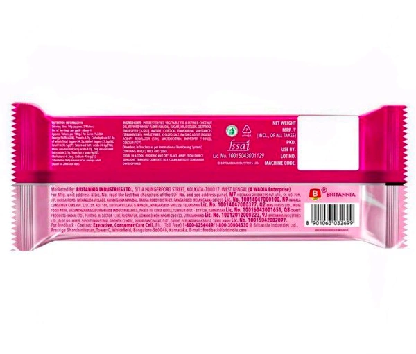 Britannia Treat Strawberry Creme Wafers Biscuits 55 g