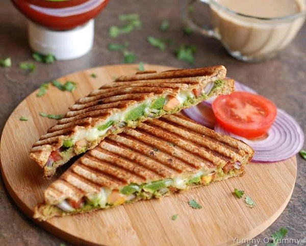 Slice CHUTNEY CHEESE SANDWICH