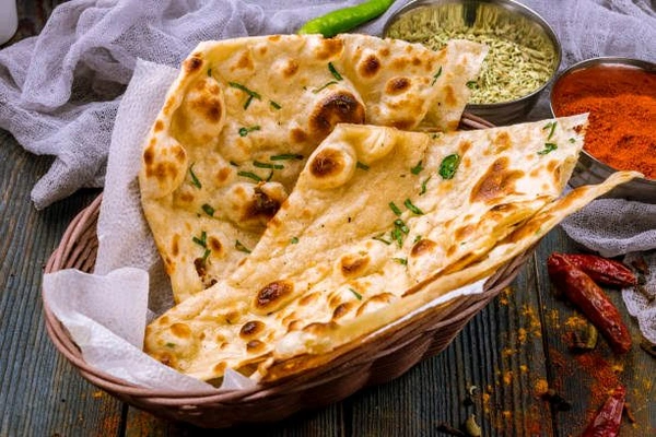 Spicy  Garlic Naan 