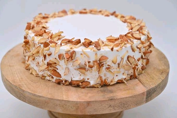 Balaji Sweets  Eggless Honey Almond Icecream Cake -500 ML
