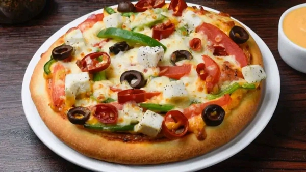 Veerabhadra bakery  Veg Delux
(tomato+olives+mushroom+paneer)
