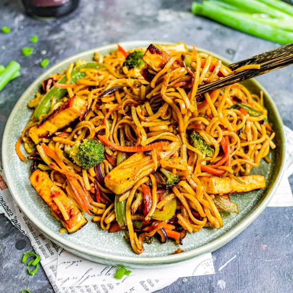 Veerabhadra bakery  Paneer Egg Noodles