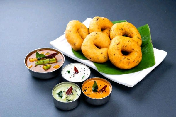 Sri ganesh Tiffin  Vada 