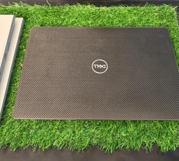 Dell Latitude 7300 8th Gen (Refurbish) - Gray, A, Corei5 8th, 13.3, 256GB, 8GB