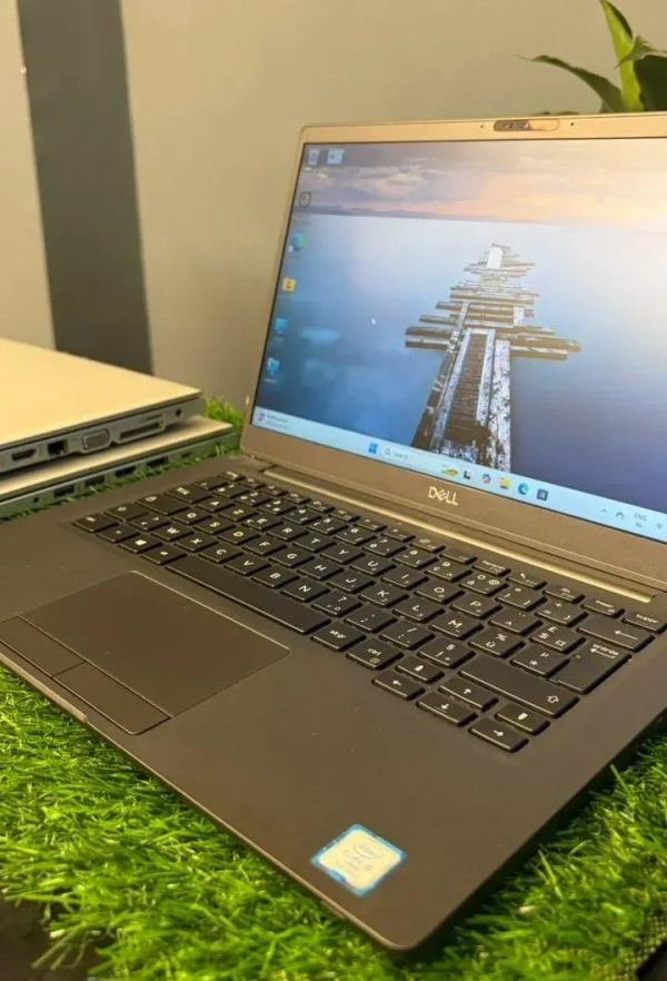 Dell Latitude 7300 8th Gen (Refurbish) - Gray, A, Corei5 8th, 13.3, 256GB, 8GB