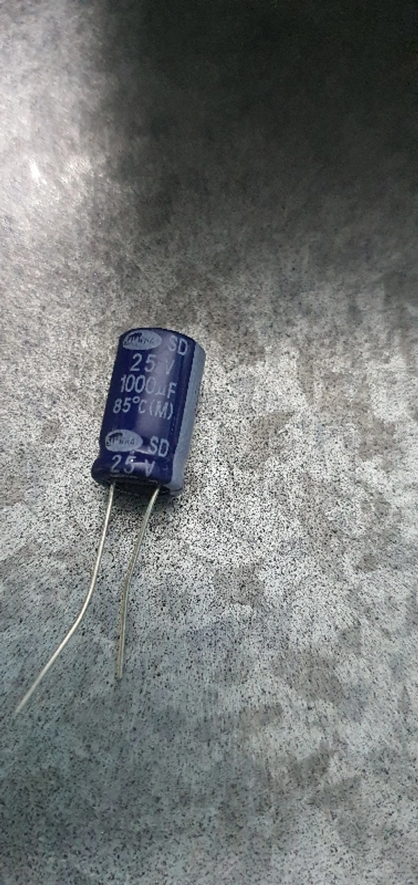 Capacitor 1000/25v
