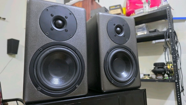 Hifi 2 Way SPEAKER  1 Pair 200w