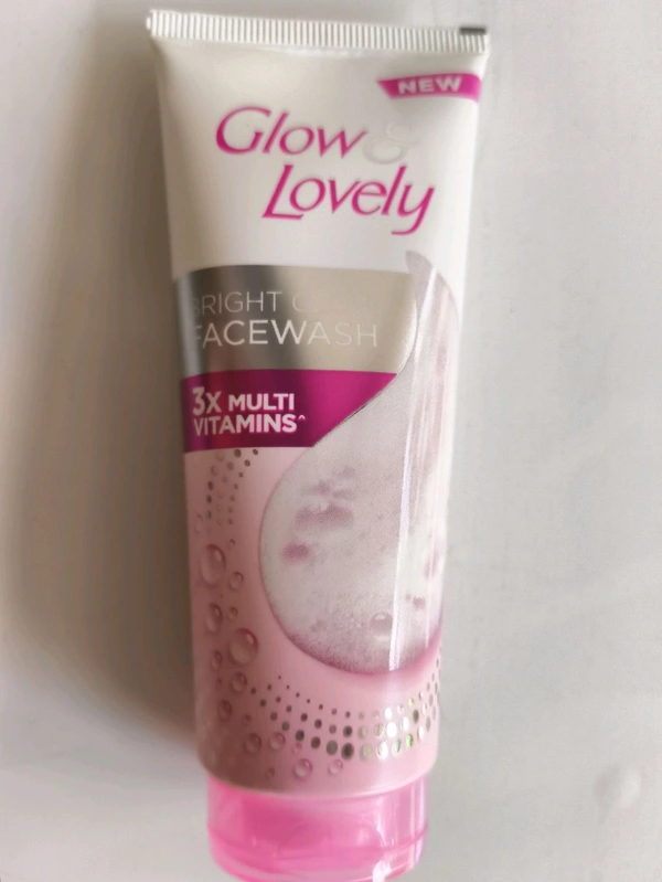 GLOW&LOVELY BRIGHT GLOW FACEWASH - 50ML