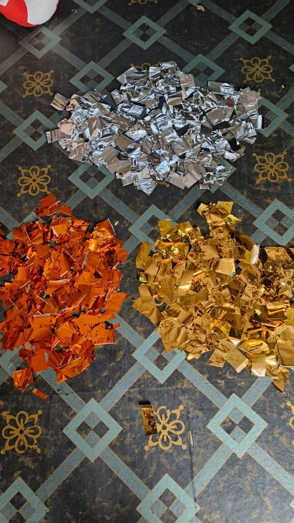 Kiwi Party Premium Golden Metallic Confetti Paper – 1 Kg