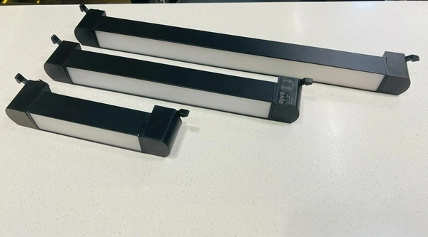 APRA LED AP4015 SLIM TRACK LIGHT - WW, 10W, BLACK