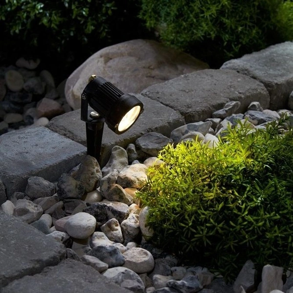 "APRA 2026 6W LED Garden Focus Light with Spike – Warm White Outdoor Plant Spotlight (IP65)" - 18W, WW