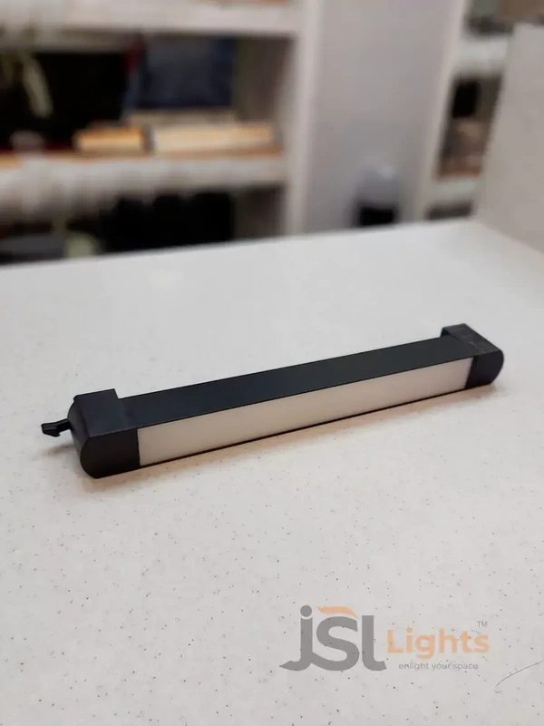 APRA AP 4015 20W Adjustable LED Linear Diffuser Track Light - 20W, 4000K