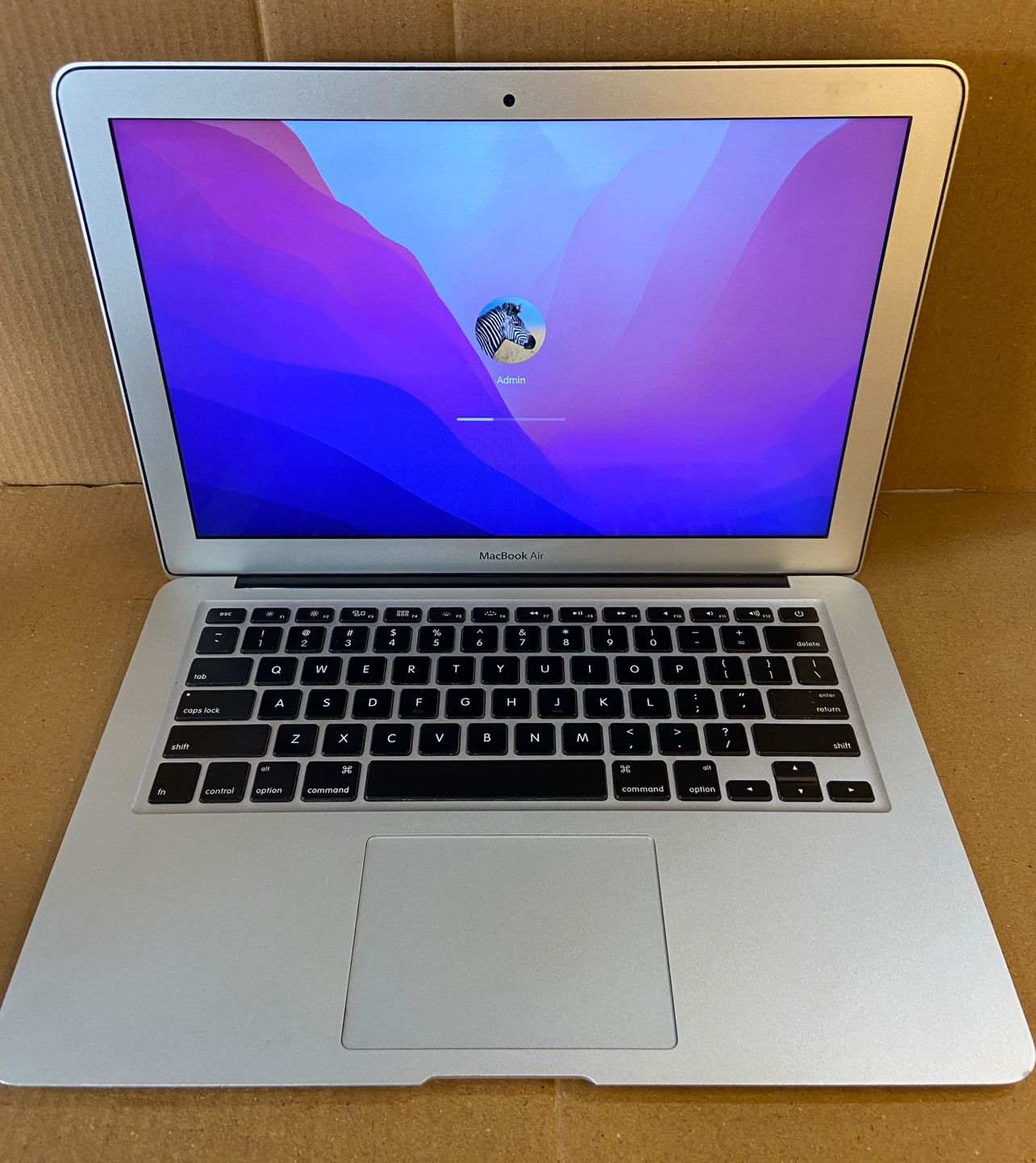Refurbished) MacBook Air A1466 (13.3” Screen, 8GB RAM, 512GB SSD