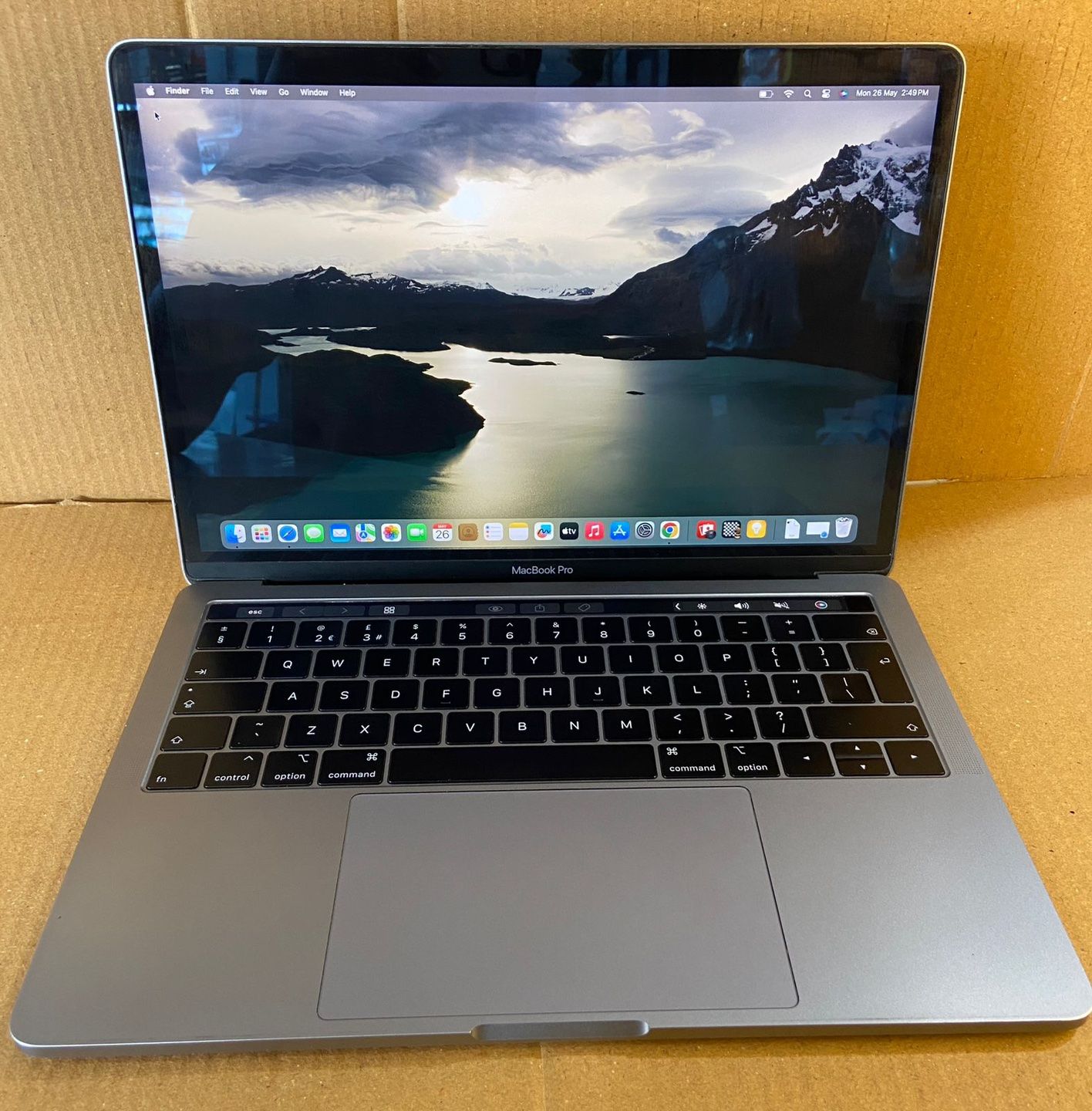 Refurbished) Apple MacBook Pro A1706 | Intel Core i5 | 8GB RAM