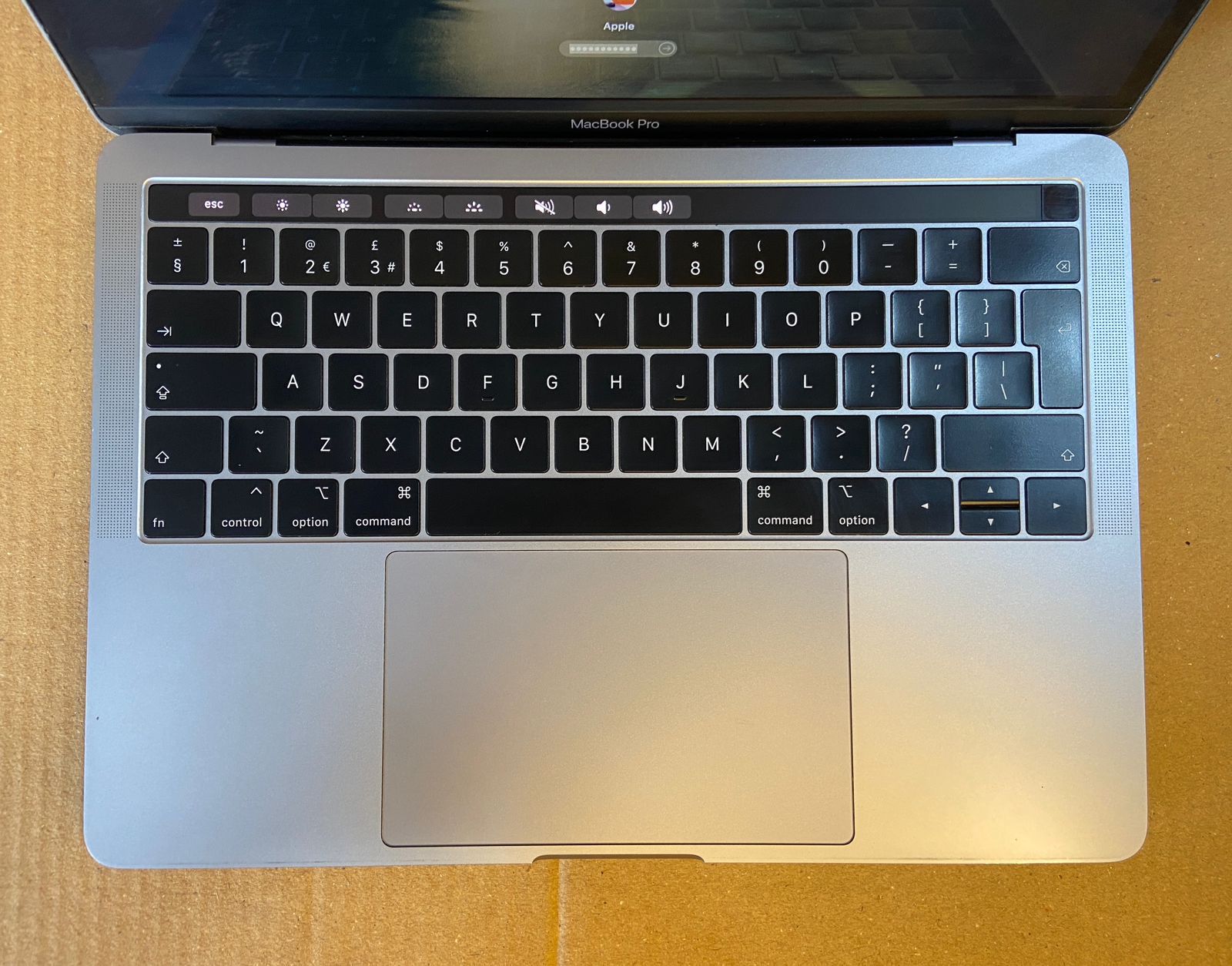 Refurbished) Apple MacBook Pro A1706 | Intel Core i5 | 8GB RAM
