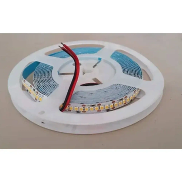 Plastic 5m LED Strip Light, Blinking, Plug-in