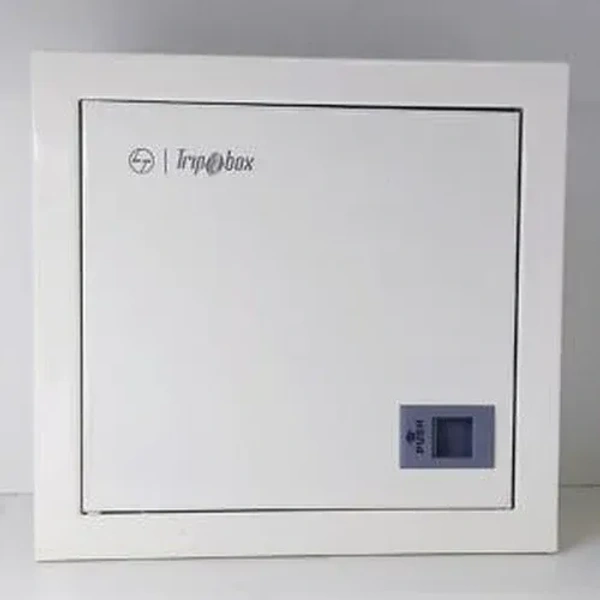 Double Door L&T Tripbox SPN 12 Way MCB Distribution Board