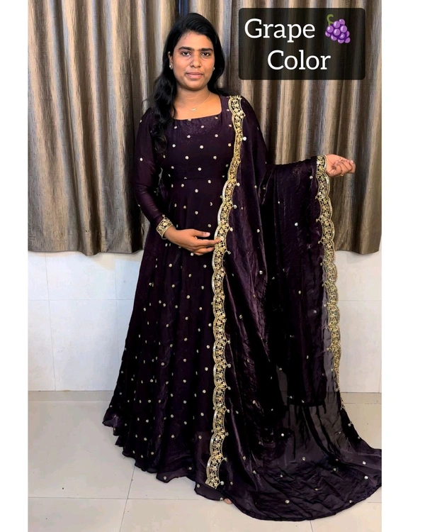 Maha space gown - L, Grape