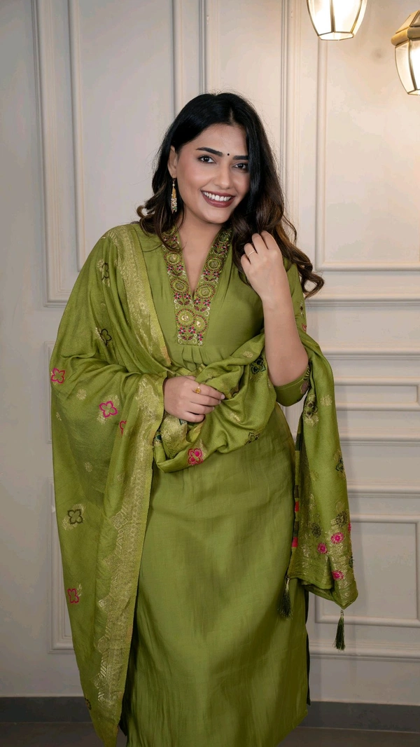 Mehandi Green -Niya - L