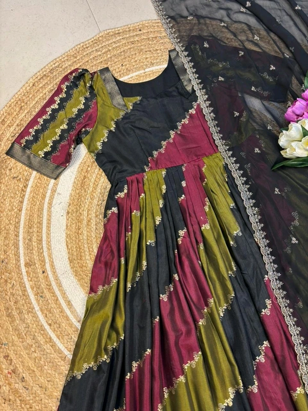 Shalini - 2XL