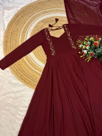 Yamuna - M, Maroon