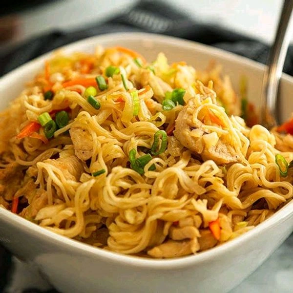 CHICKEN NOODLES  | RED CHILLI 