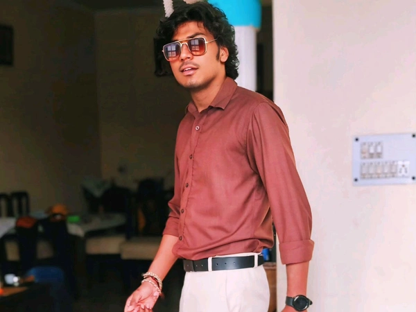 Stylish and durable backpack forschool/college and travel 40 L