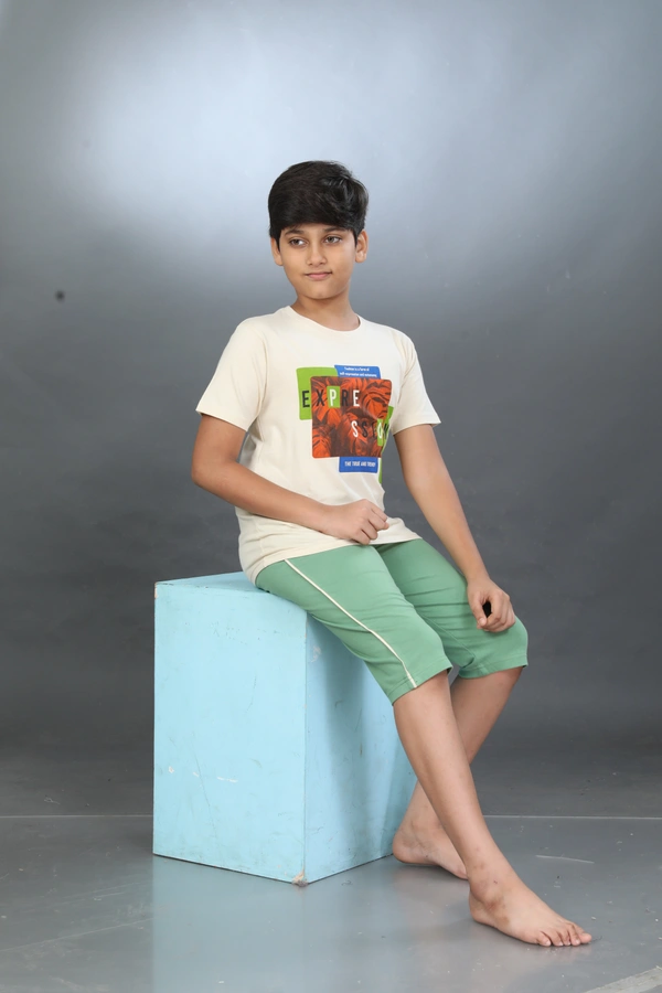 Vee Max Boys Printed Collar Night Suit