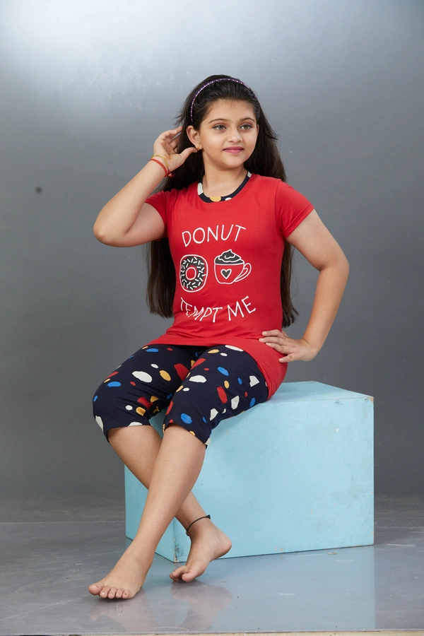 Vee Max Girls Printed Collar Night Suit