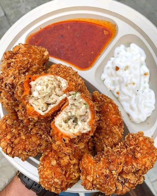 Paneer Kurkury Momos - Chopan