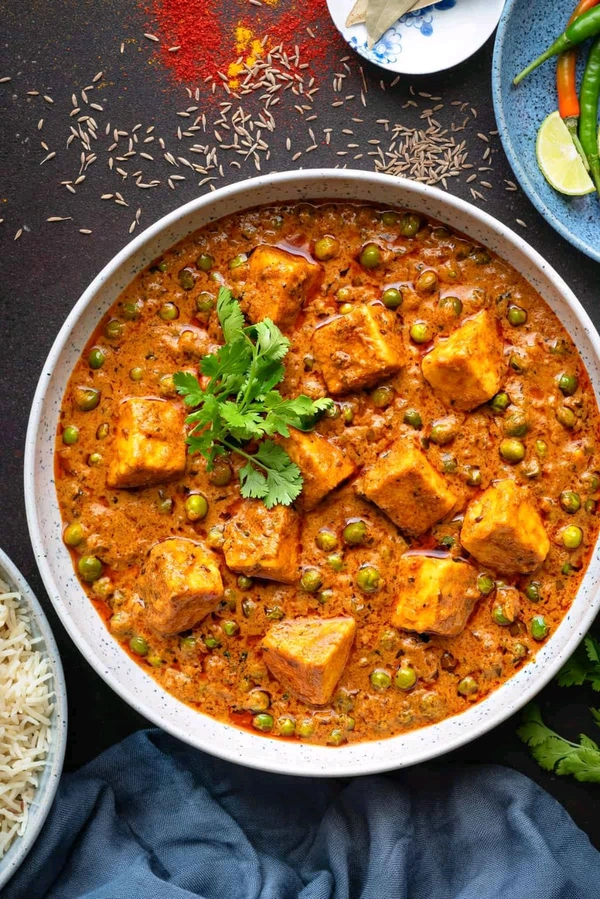 Mattar Paneer 
