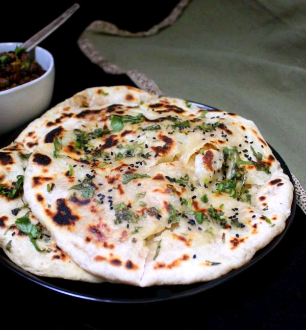 Stuffed Kulcha 
