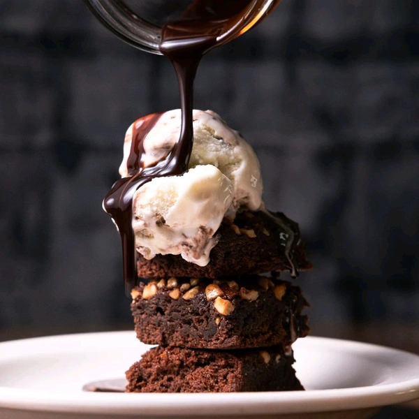 Sizzling Brownie  - Obra