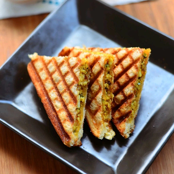 Chatpata Paneer Sandwich - 2pcs