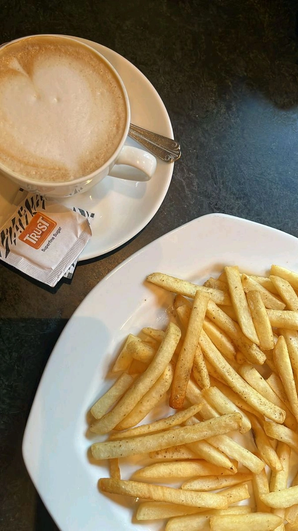 Hot Coffee With Frech Fry - Obra