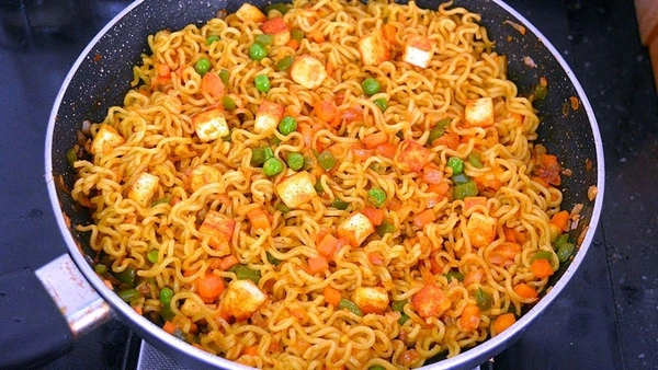Paneer Mix Maggi - half