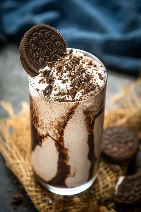 Oreo Shake - half