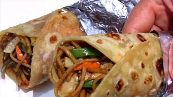 Veg Chowmein Roll - full