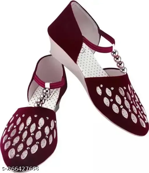 Trendy Women Juttis & Mojaris - IND-4