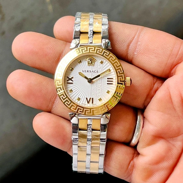 VERSACE_ Textured Bracelet Style Strap Analog Watch For Women VEZ600421 