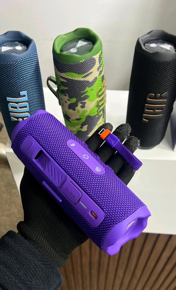 JBL_ Flip 7 Wireless Portable Bluetooth Speaker, Bold Pro Sound with Sound Boost, 4-5 Hrs of Playtime, IP68 Water & Dustproof (Purple)
- Purple