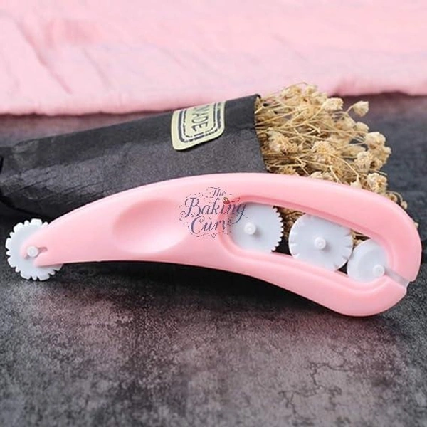 The Baking Curv 3pcs Fondant Cutter & Embosser,4 Interchangeable Wheels