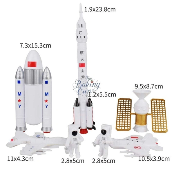 "Space Astronaut Cake Topper Set – 7 Pcs Decorative Figurines for Galaxy Theme Cakes & Parties"