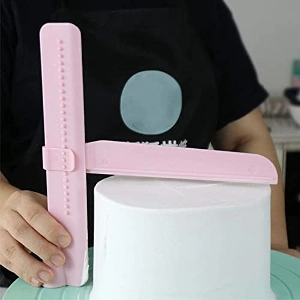 The Baking Curv Plastic Cake Scraper & Smoother – Cake Leveler Tool for Sharp Edges & Smooth Finishing