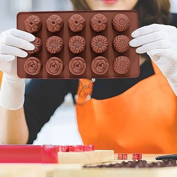 The Baking Curv Flower Shape Silicone Chocolate Mould – 15-Cavity Non-Stick Tray for Homemade Candy & Decorations