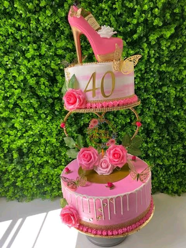 The Baking Curv Heart Shape Metal Spacer